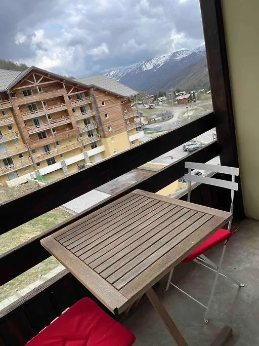 Appartement Charmant - Allos Apartment
